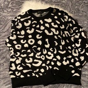 Print Black and White Sweater